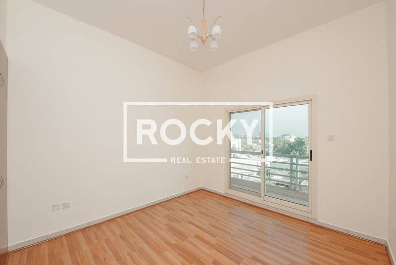 7 BurDubai_NANLootah_403-2BR-Office-WB (10 of 20). jpg