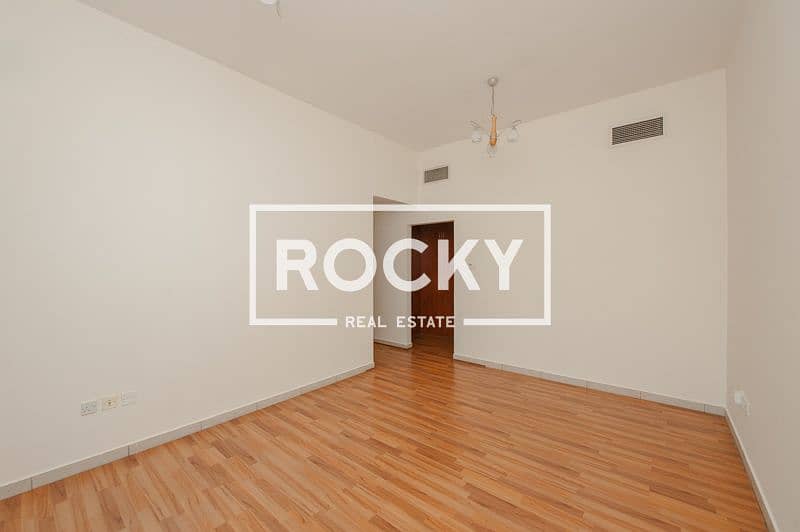 12 BurDubai_NANLootah_403-2BR-Office-WB (15 of 20). jpg