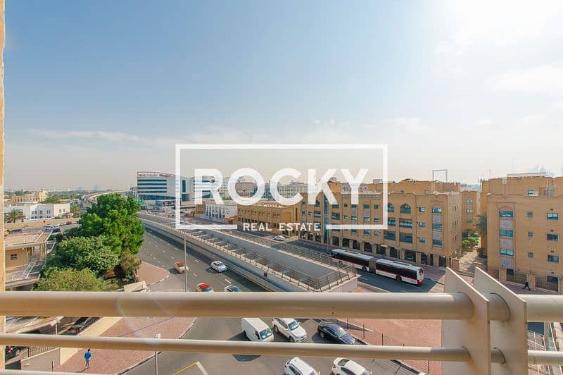 16 BurDubai_NANLootah_403-2BR-Office-WB (18 of 20). jpg