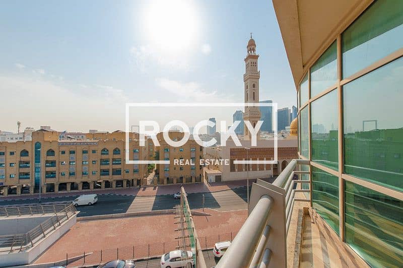 18 BurDubai_NANLootah_403-2BR-Office-WB (20 of 20). jpg