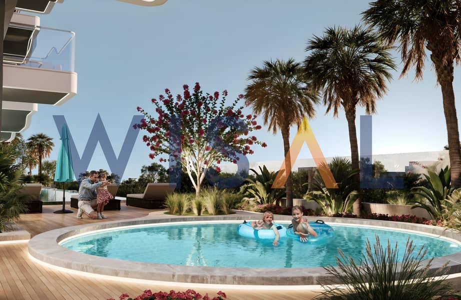 19 Kids pool. png