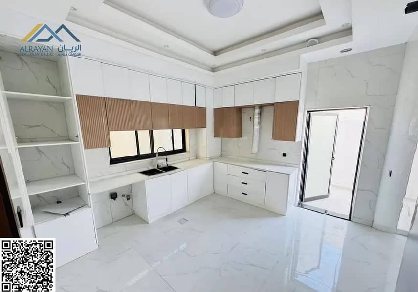 24 e7fc3c65-8c29-46da-bb7a-a4bd8bec6cf2. jpg