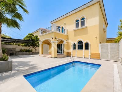 4 Schlafzimmer Villa zum zum Verkauf in Jumeirah Park, Dubai - Villa in Jumeirah Park，District 7, 4 schlafzimmer, 8895000 AED - 16254367
