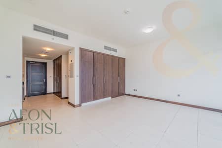 Studio for Rent in Jumeirah Lake Towers (JLT), Dubai - Chic Studio l Prime Location l Privacy Home