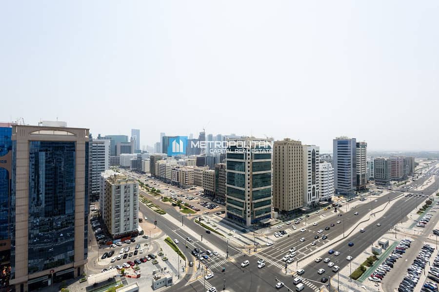 High Floor | 2 Bathrooms | High End Finishes High Floor | 2 Bathrooms | High End Finishes