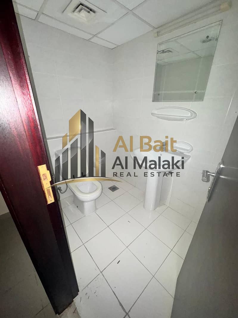 10 d4a76170-8501-4edc-ab73-20d3256e50fb. jpg