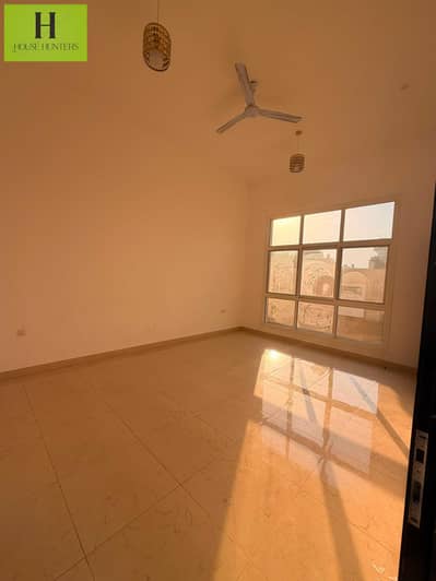4 Bedroom Villa for Rent in Al Sabkha, Sharjah - WhatsApp Image 2026-08-19 at 7.29. 46 AM (1). jpeg 4 Bedroom Villa for Rent in Al Sabkha, Sharjah - WhatsApp Image 2026-08-19 at 7.29. 46 AM (1). jpeg