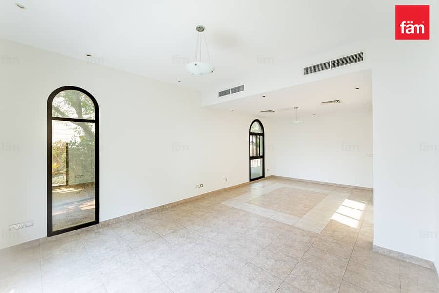 Naseem 4 Beds Corner Huge Plot Single Row Naseem 4 Beds Corner Huge Plot Single Row