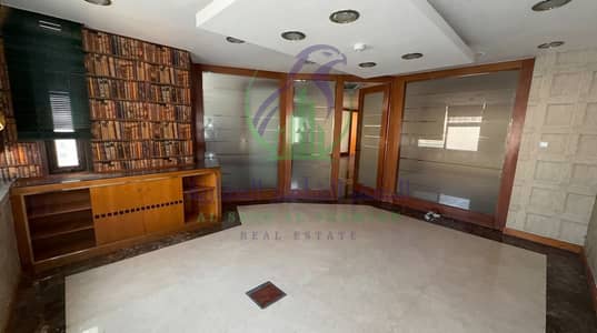 Office for Rent in Al Majaz, Sharjah - مكتب تجاري مقسم ومشطب بالكامل للإيجار في المجاز 134. jpeg