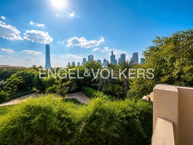 4 Bedroom Villa for Sale in Jumeirah Islands, Dubai - Skyline View | Park Backing | Renovation Opp 4 Bedroom Villa for Sale in Jumeirah Islands, Dubai - Skyline View | Park Backing | Renovation Opp
