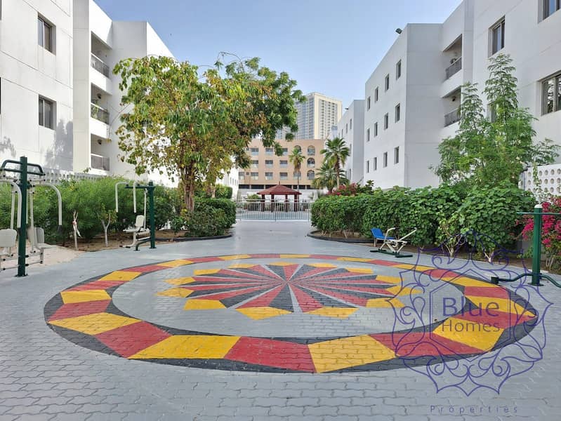 6 93f00418-1e17-4e1b-bb2d-df85f447ca1a. jpg