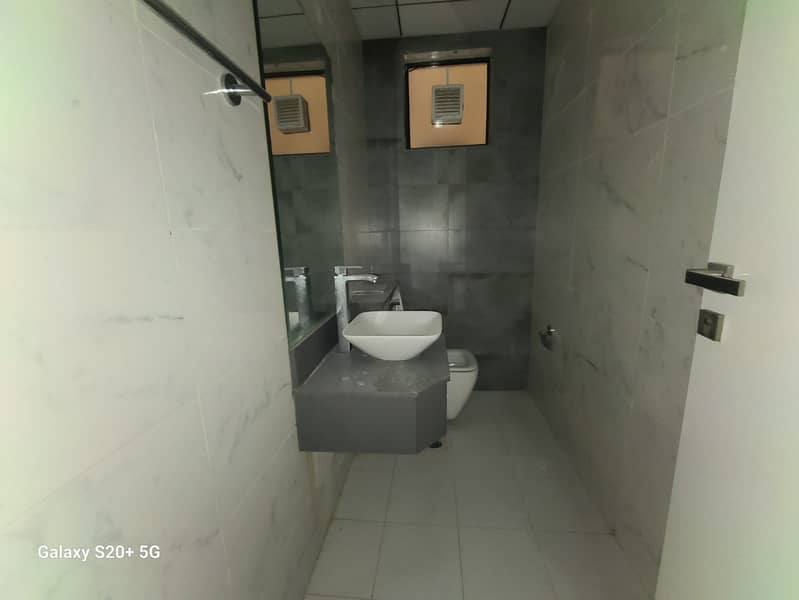 4 87692. jpg