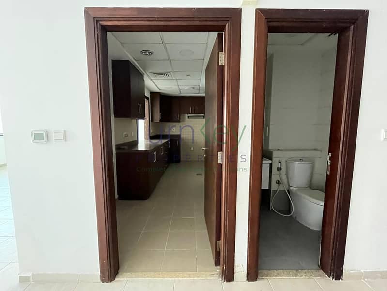 6 Kitchen washroom. jpg