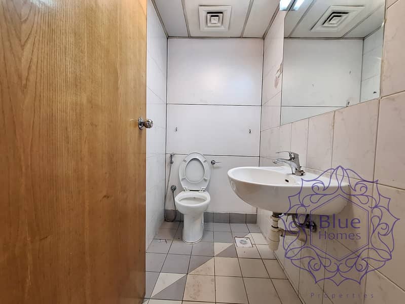16 cdadb1c7-ba68-4d60-9a4d-7274a05af064. jpg