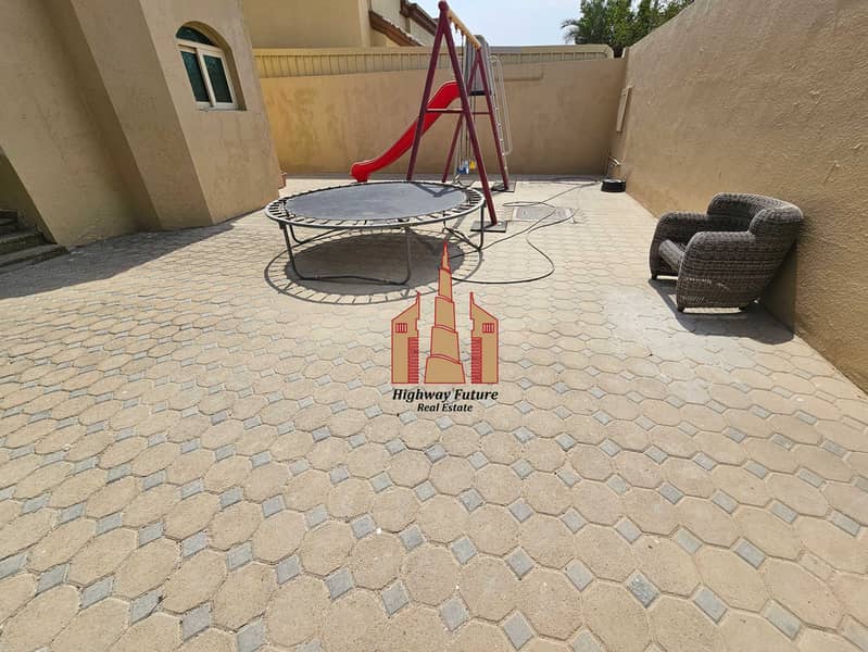 25 50935. jpg