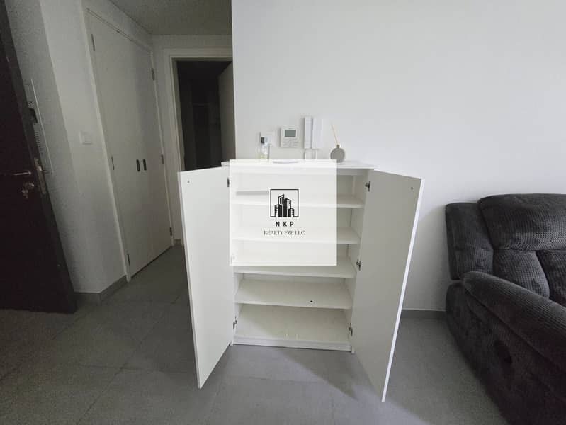 10 ff7bc833-477c-4e15-ad29-851d2d6efab7. jpeg