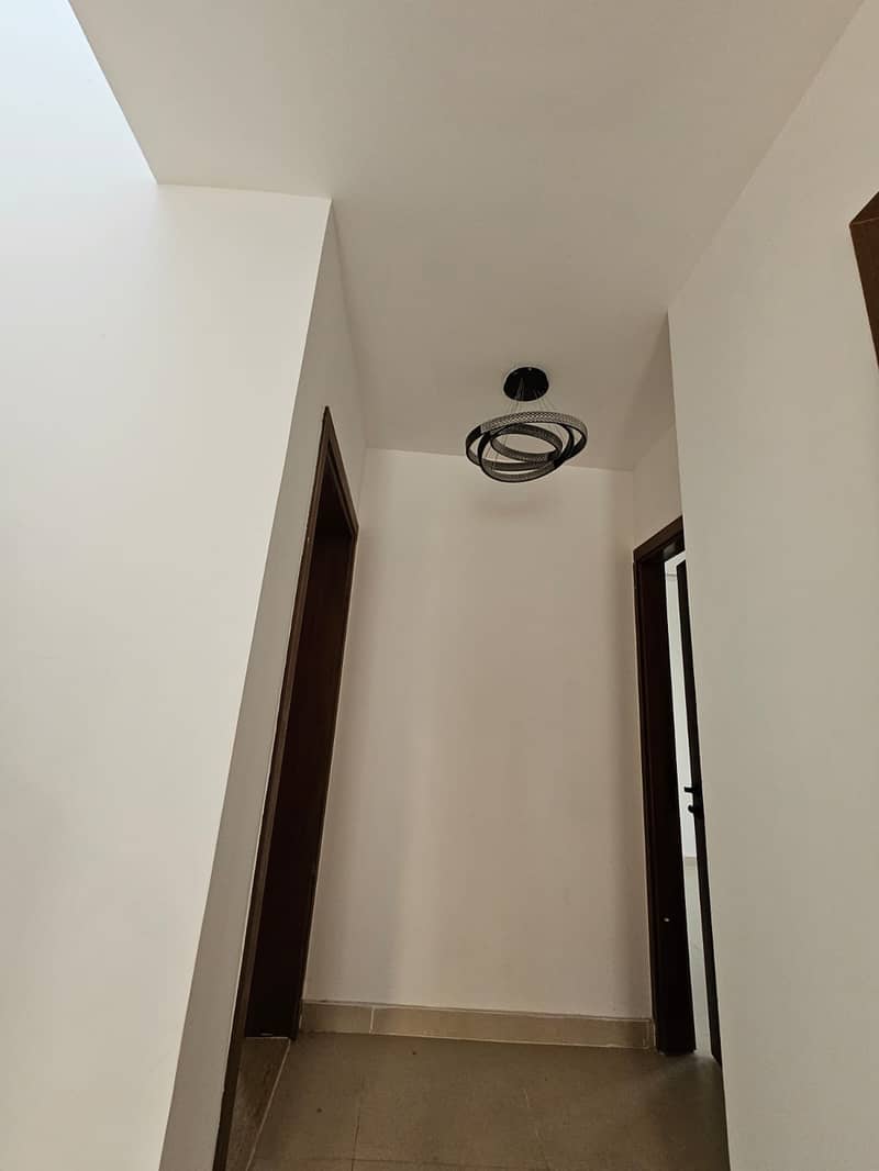 18 d52eeda9-caac-41bd-90c1-f62dcf4703d5. jpg