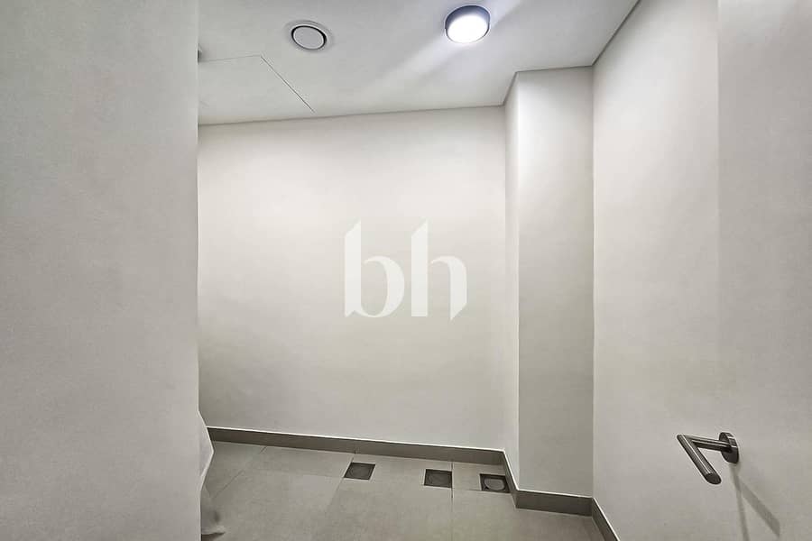 16 Image 0