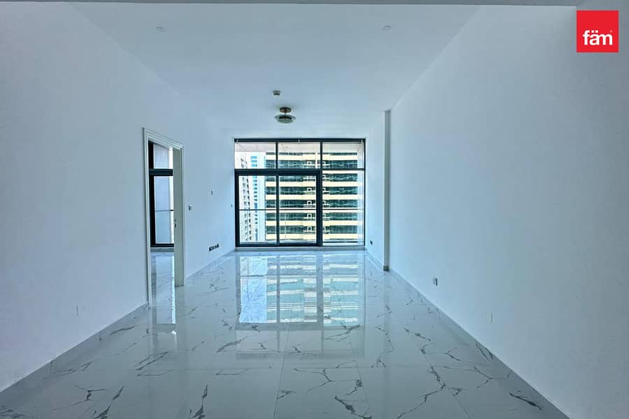 Next To Metro | High Floor | Upgraded Next To Metro | High Floor | Upgraded