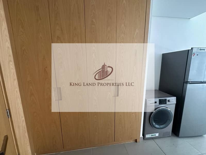 8 458d75b9-cea1-49f0-adbd-cad5d8dd0d76. jpg