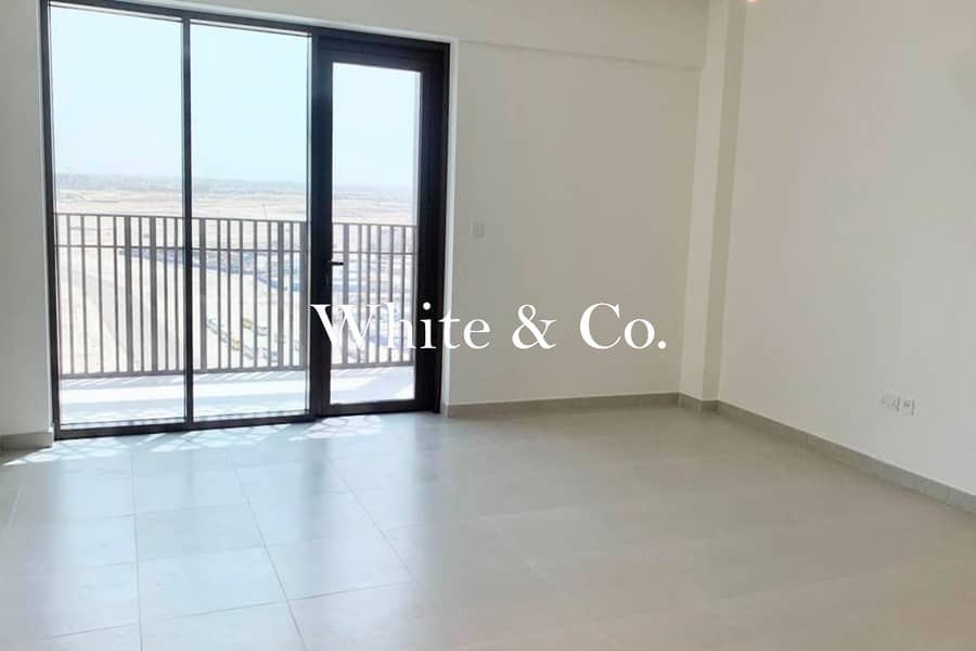 Corner Unit | Bright space | Large Windows Corner Unit | Bright space | Large Windows