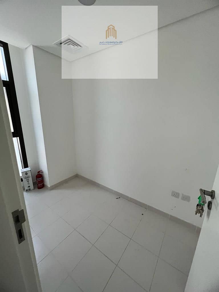 16 cd509eb8-fce5-40b9-8c34-d21bff335a33. jpg