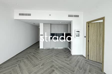1 Bedroom Apartment for Sale in Business Bay, Dubai - Top Floor | Canal View | Vacant 1 Bedroom Apartment for Sale in Business Bay, Dubai - Top Floor | Canal View | Vacant
