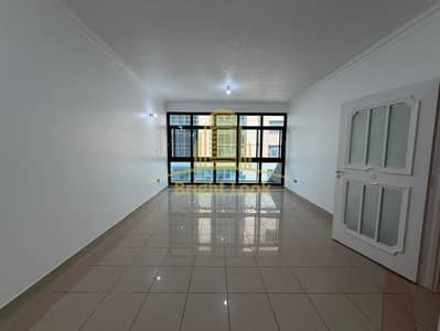 شقة 3 غرف نوم للايجار في شارع المطار، أبوظبي - WhatsApp Image 2026-08-24 at 13.11. 43. jpeg