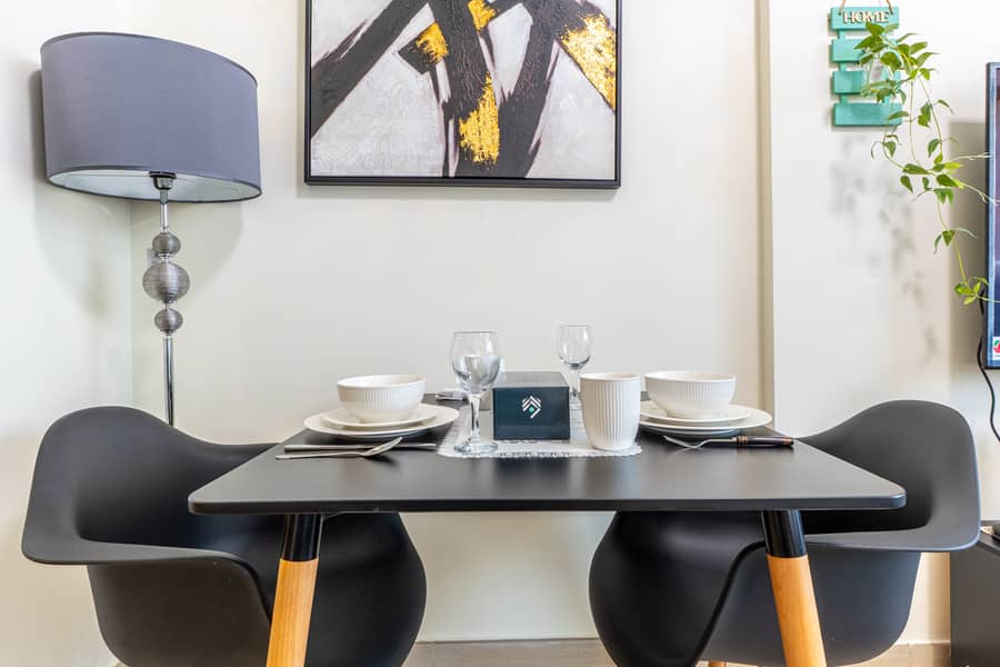 6 Dining 1. jpg