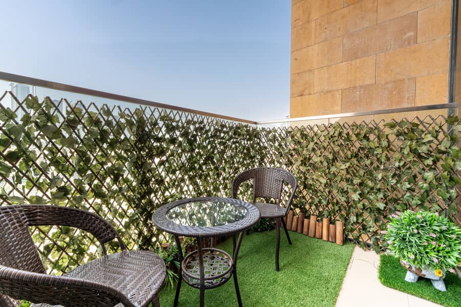8 Balcony 2. jpg