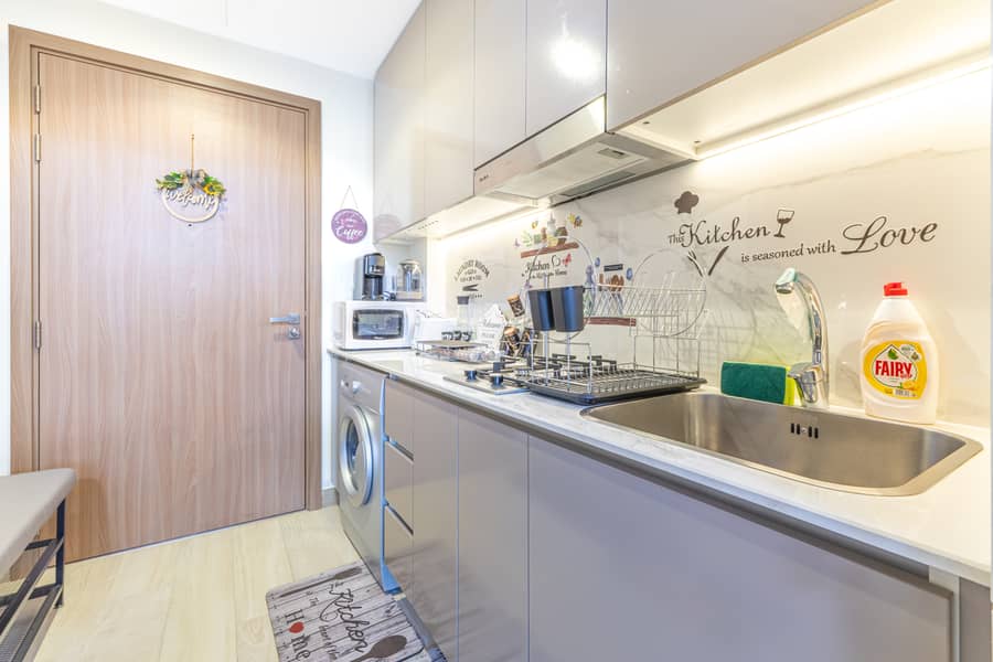12 Kitchen 2. jpg