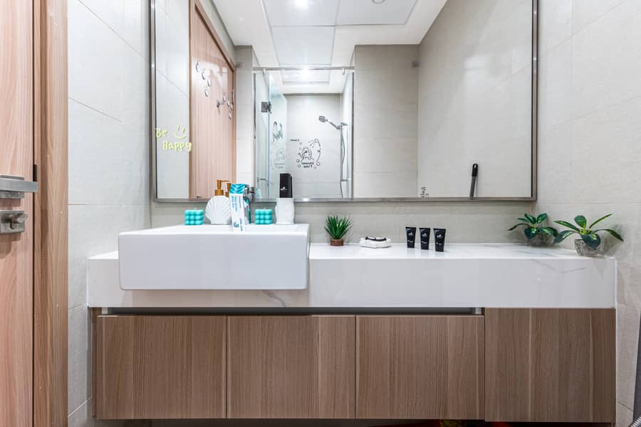 17 Washroom 2. jpg