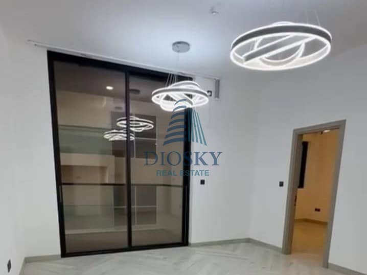 4 Image 4