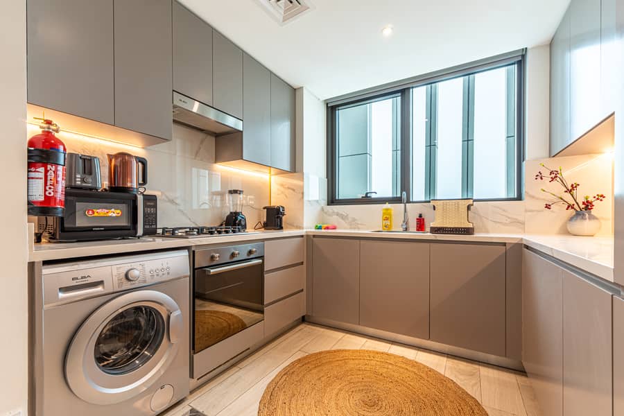 16 Kitchen 2. jpg