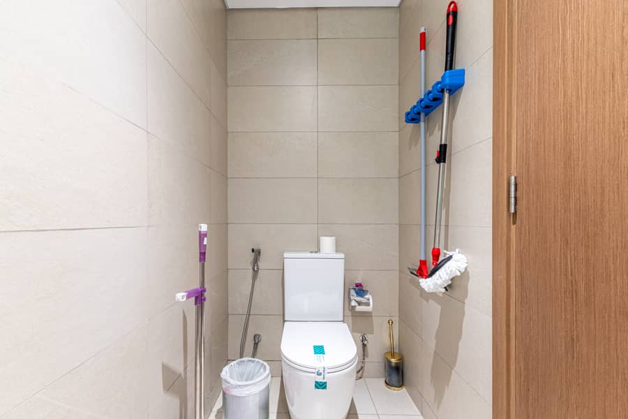 20 Washroom 1.2. jpg