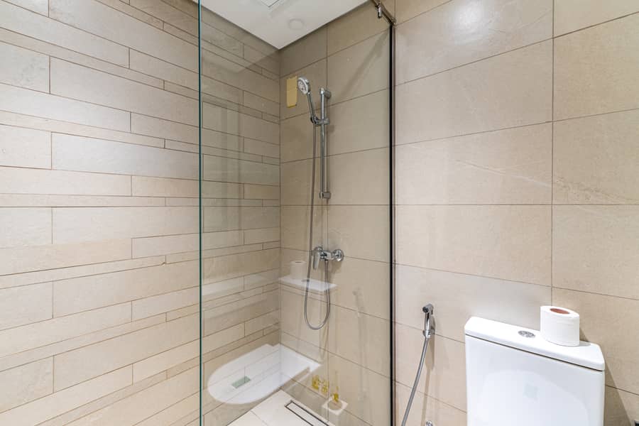 24 Washroom 2.3. jpg
