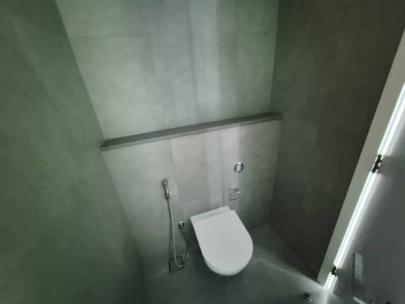 27 28008. jpg