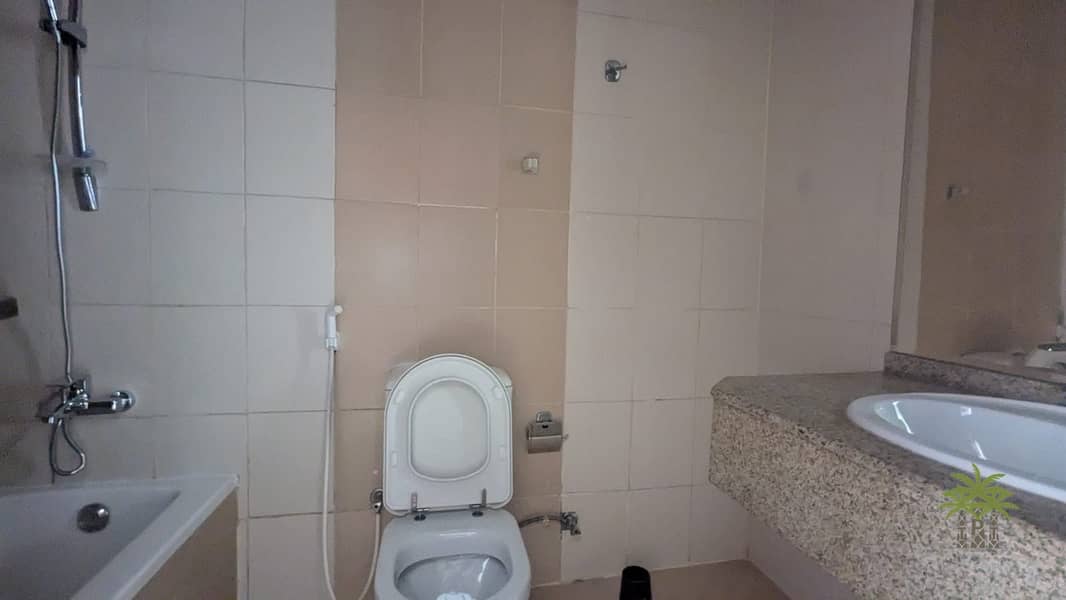 4 70D9B65C-EE55-4CE4-8F48-3CA0A9ABCCED. jpg