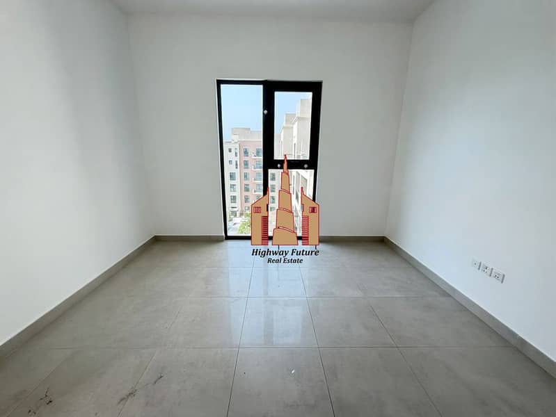 2 1000859560. png