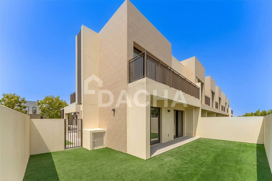 VACANT | Landscaped | Unfurnished VACANT | Landscaped | Unfurnished