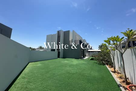 4 Bedroom Villa for Sale in Dubai South, Dubai - Huge Plot | Rented | Opposite Amenities