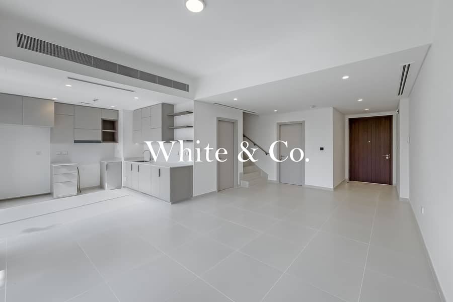BRAND NEW | BESIDE POOL | VACANT | OFFERS BRAND NEW | BESIDE POOL | VACANT | OFFERS