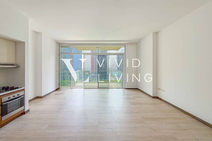Vacant Studio | Pool View | Large Layout Vacant Studio | Pool View | Large Layout