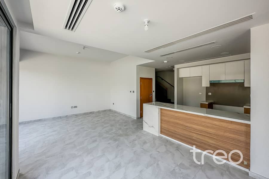 4 Living Area 2 . jpg