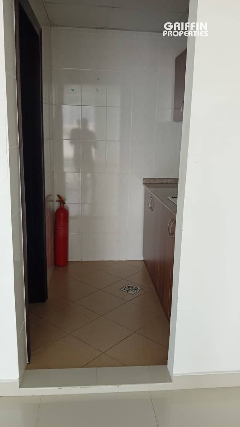 10 42ac22f0-332c-4c8f-a5ef-ae09d10f1e65. jpg