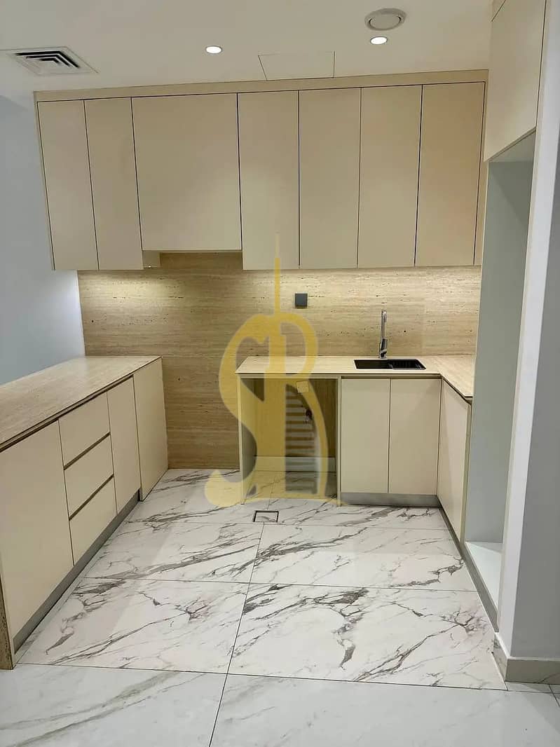 8 kitchen. jpg