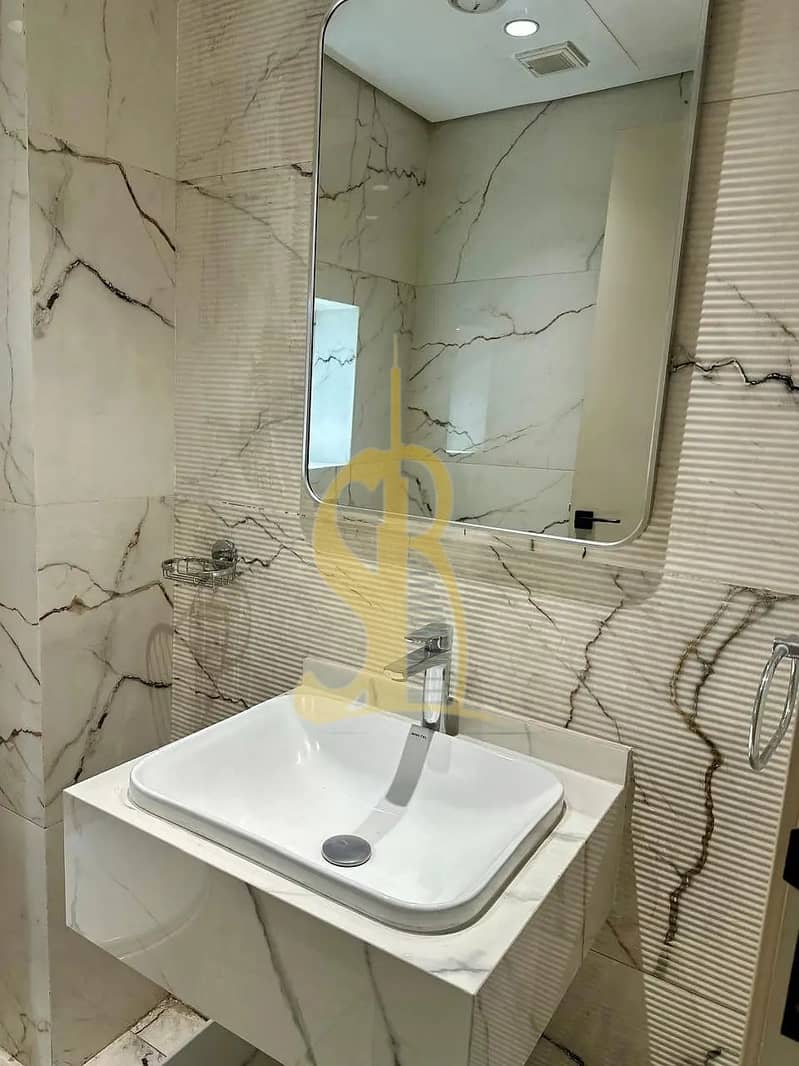 13 washroom washbasin. jpg