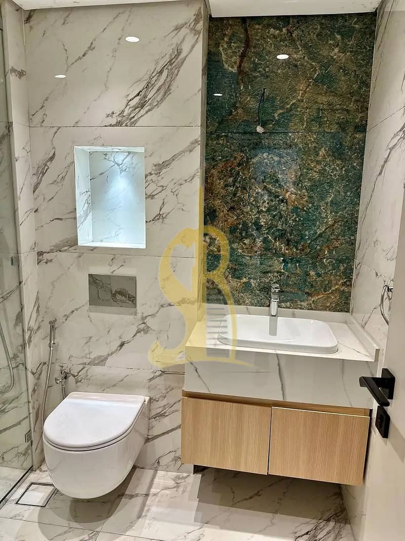15 Washroom1. jpg