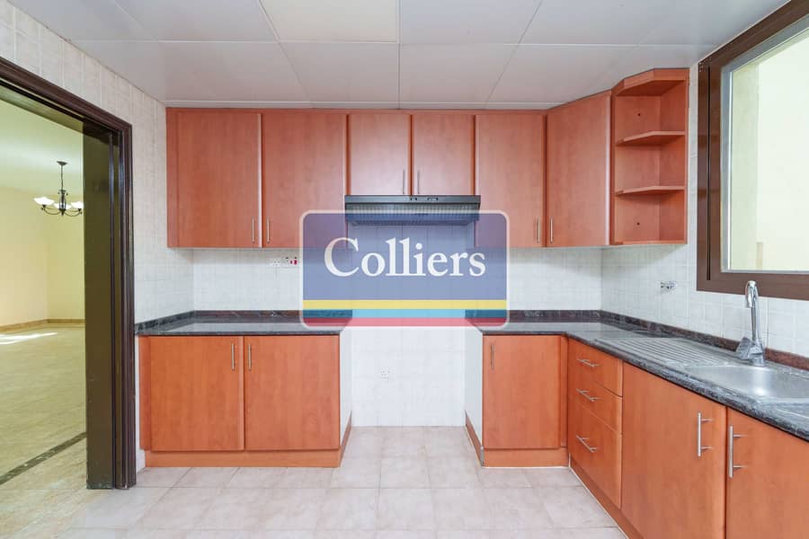 10 AOV0-V099 -kitchen-2. jpg
