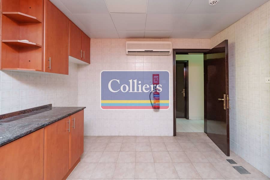 11 AOV0-V099 -kitchen-3. jpg